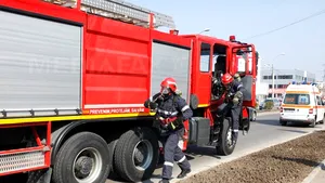 O cisternă încărcată cu 30 de tone de motorină s-a răsturnat pe DN 71, în judeţul Dâmboviţa