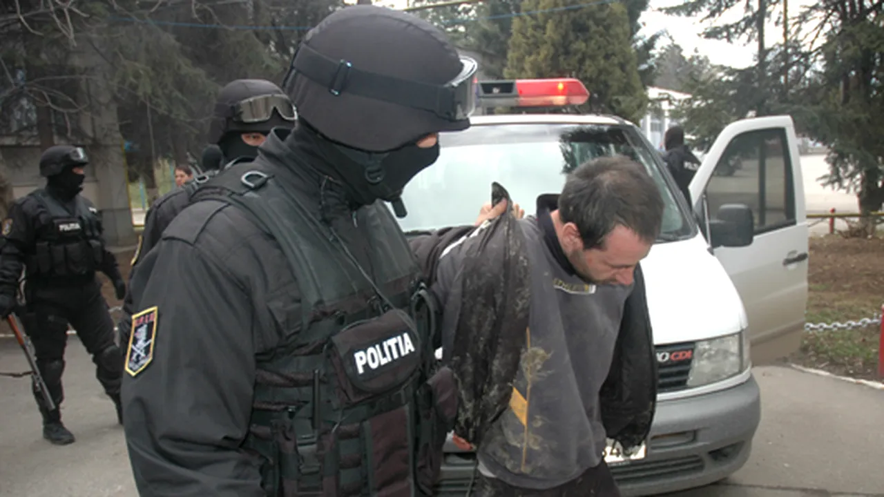 Bărbatul evadat din arestul Poliţiei Judeţene Dâmboviţa a fost prins