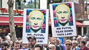 ️Putin a promulgat o lege de interzicere totală a propagandei LGBT