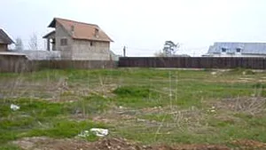 Notarii: Terenurile din Bucureşti, nejustificat de scumpe