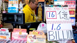 Un american a câştigat la loterie 1,6 MILIARDE de dolari | FOTO, VIDEO