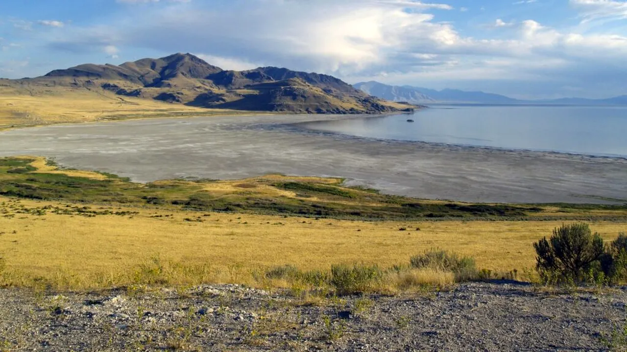 Descoperire bizară. Un rezervor uriaș de apă dulce se află sub Marele Lac Sărat din SUA
