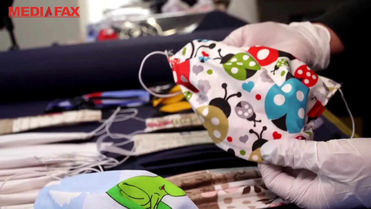 Măşti colorate pentru zile negre. Alternativele vesele pentru copii şi nu numai | VIDEO