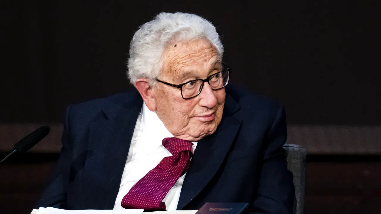 Henry Kissinger s-a întâlnit la Beijing cu preşedintele Chinei, Xi Jinping