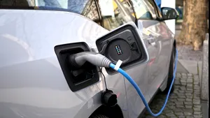 Maşinile electrice prind viteză în România. Medie lunară de peste 1.200 de înmatriculări în primele patru luni