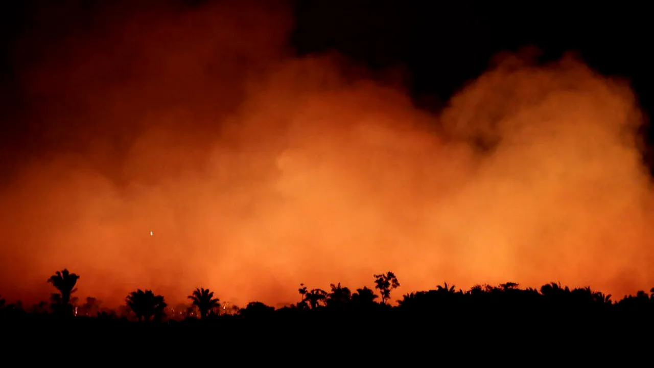 În Croaţia, incendiile devastează coasta Adriaticii: la Vodice, flăcările au ajuns până la case