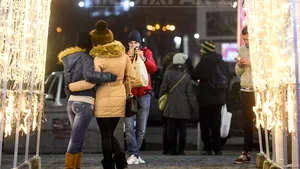 Primarul Sorin Oprescu a aprins luminile de sărbători din Capitală, împreună cu nepoţii săi - FOTO