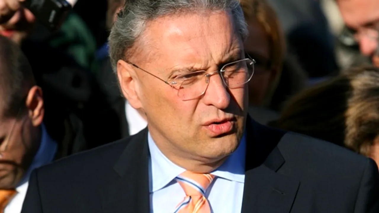 Un politician german s-a răsturnat cu un excavator la inaugurarea unui şantier. Cum s-a întâmplat incidentul