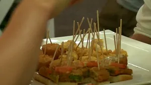 Experiment inedit: Cum au reacţionat specialiştii în alimentaţie când au gustat produse McDonald's ”deghizate” în gustări de lux - VIDEO