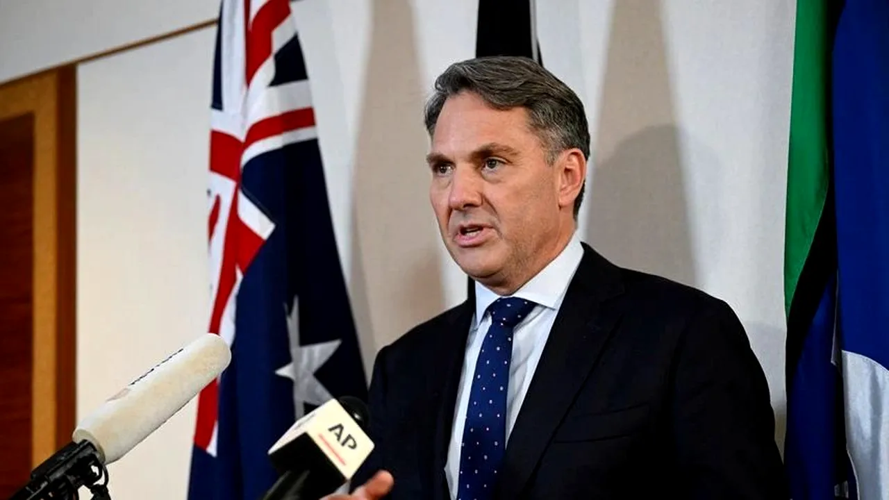 Ministrul australian al Apărării va vizita Franţa, Germania şi Marea Britanie