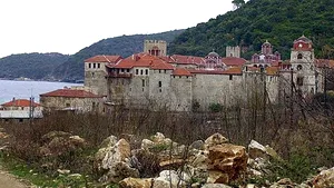 Parlamentarii din Grupul ecumenic de rugăciune merg la Muntele Athos cu un microbuz al Camerei