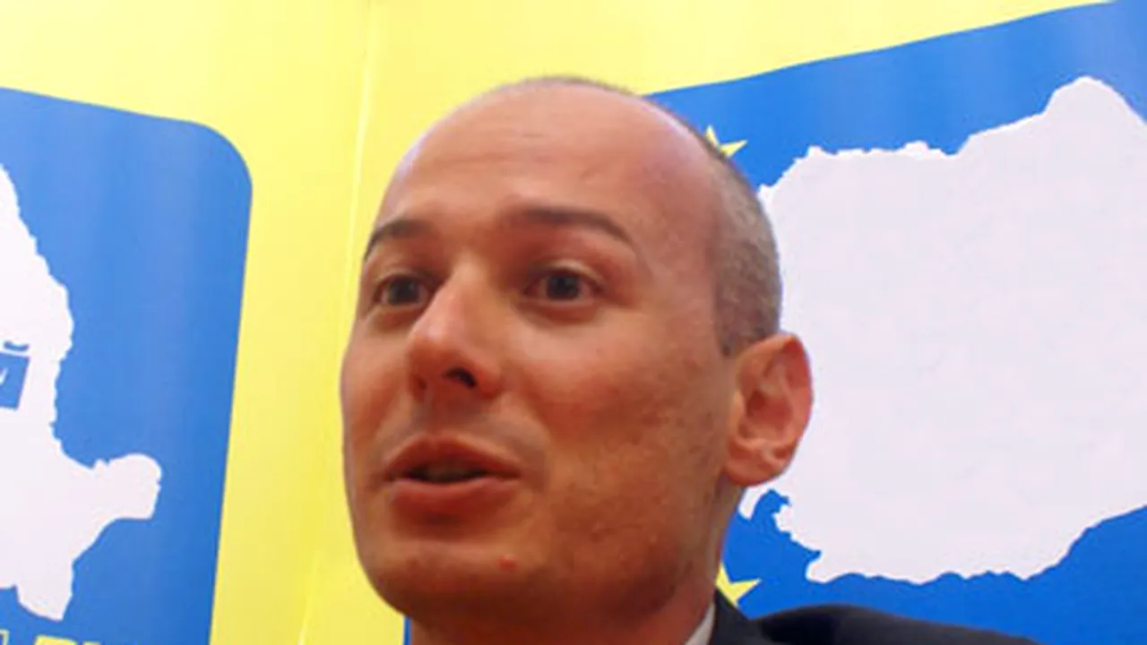 Olteanu: Mi-aş dori foarte tare ca Băsescu să se ocupe de minciunile domniei sale