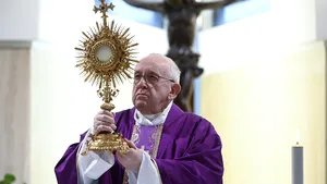 Îngrijorare pentru Papa Francisc! Un episcop a fost testat pozitiv la Vatican