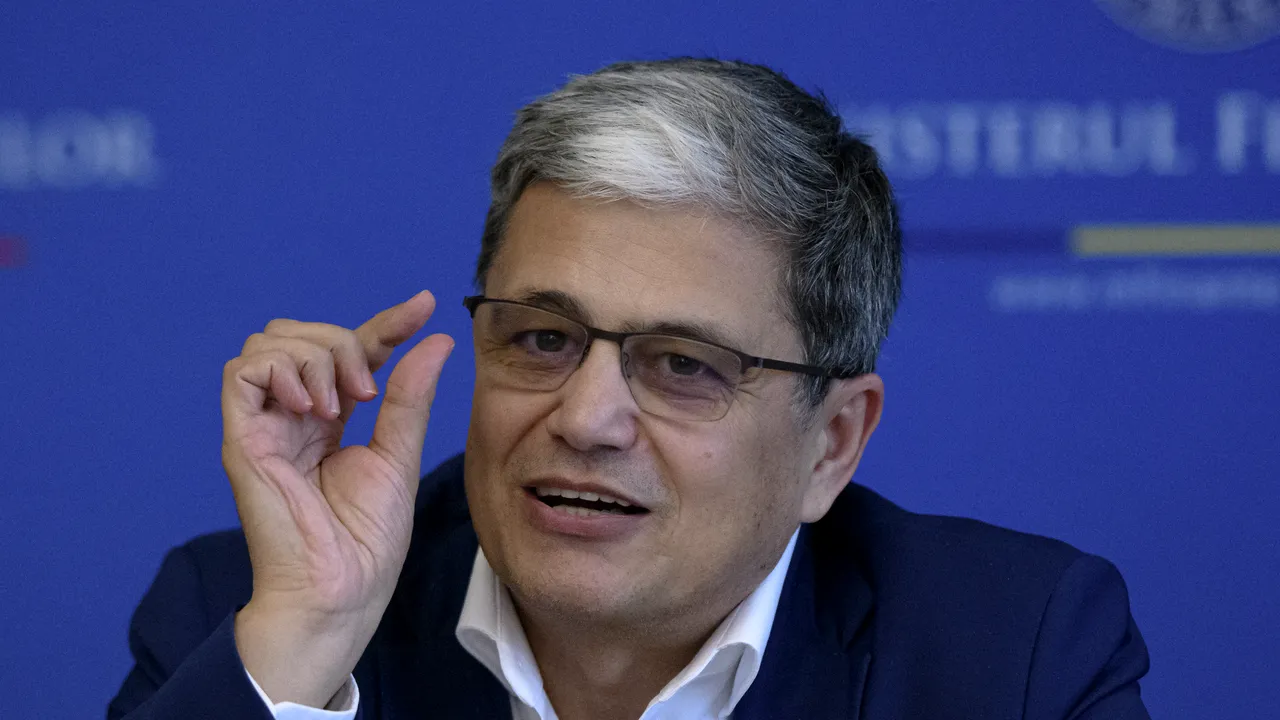 Boloş, întrebat când aderă România la moneda Euro: Să avem răbdare, să ne implementăm investiţiile