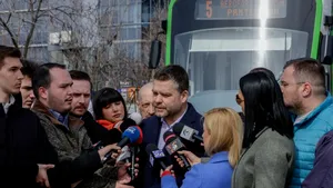 Primăria Municipiului București, veste pentru corporatiști: „Gata, tramvaiul 5 circulă! După doi ani!” / Ciucu: „Au fost reabilitați aproximativ 5 km de șină, de la Pod Băneasa la Ștefan cel Mare