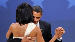 FOTO, VIDEO | Michelle şi Barack Obama au aniversat 25 de ani de căsnicie | Ce surpriză i-a făcut fostul lider soţiei sale. Postările au strâns sute de mii de LIKE-URI