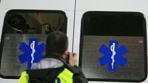 Bărbat lovit de tren, plimbat timp de trei ore între spitale