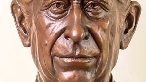 Primul bust oficial al Regelui Charles a fost aprobat de Palatul Buckingham