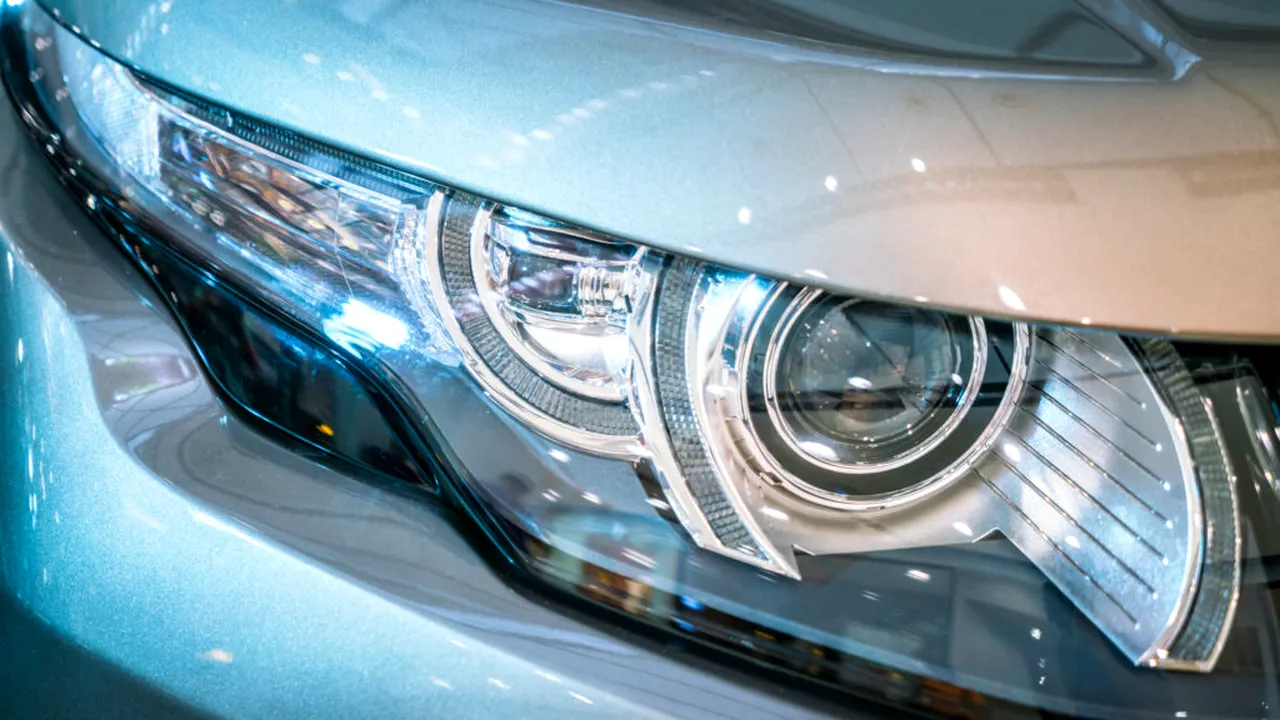 Farurile orbitoare ale mașinilor? Cercetătorii au descoperit câte accidente provoacă acestea