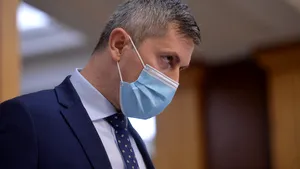 Bileţel pierdut de la Barna. Cîţu nu a găsit nici nota de informare, nici grupul de lucru care analizează datele deceselor de COVID