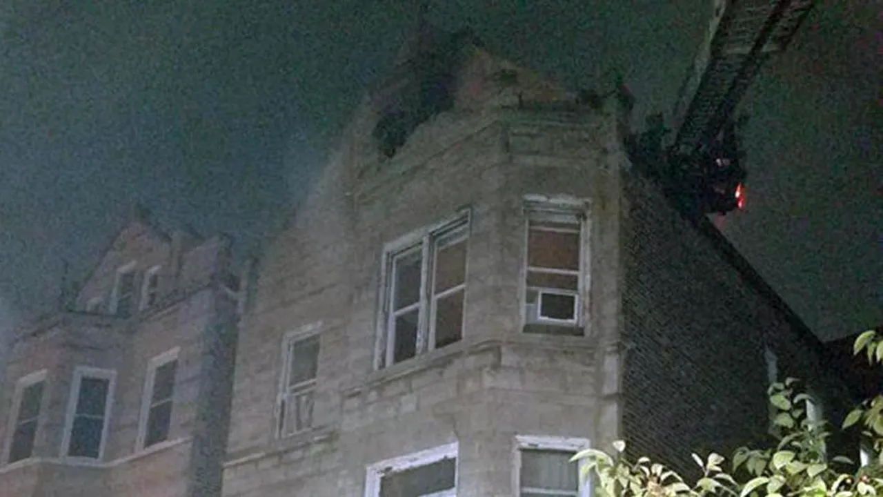 Cel puţin opt persoane, dintre care şase copii, au murit într-un incendiu izbucnit în Chicago | VIDEO