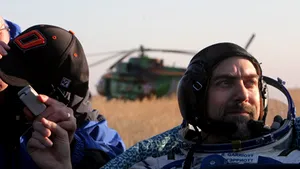 Al şaselea turist spaţial a aterizat, vineri, în Kazahstan (Galerie foto)