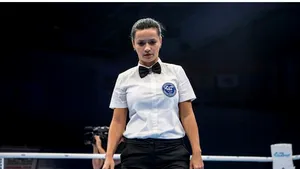 EXCLUSIV ProSport | Fata cu papion din ringul de box. Cine este prima femeie-arbitru din România ajunsă la un Mondial de seniori. 