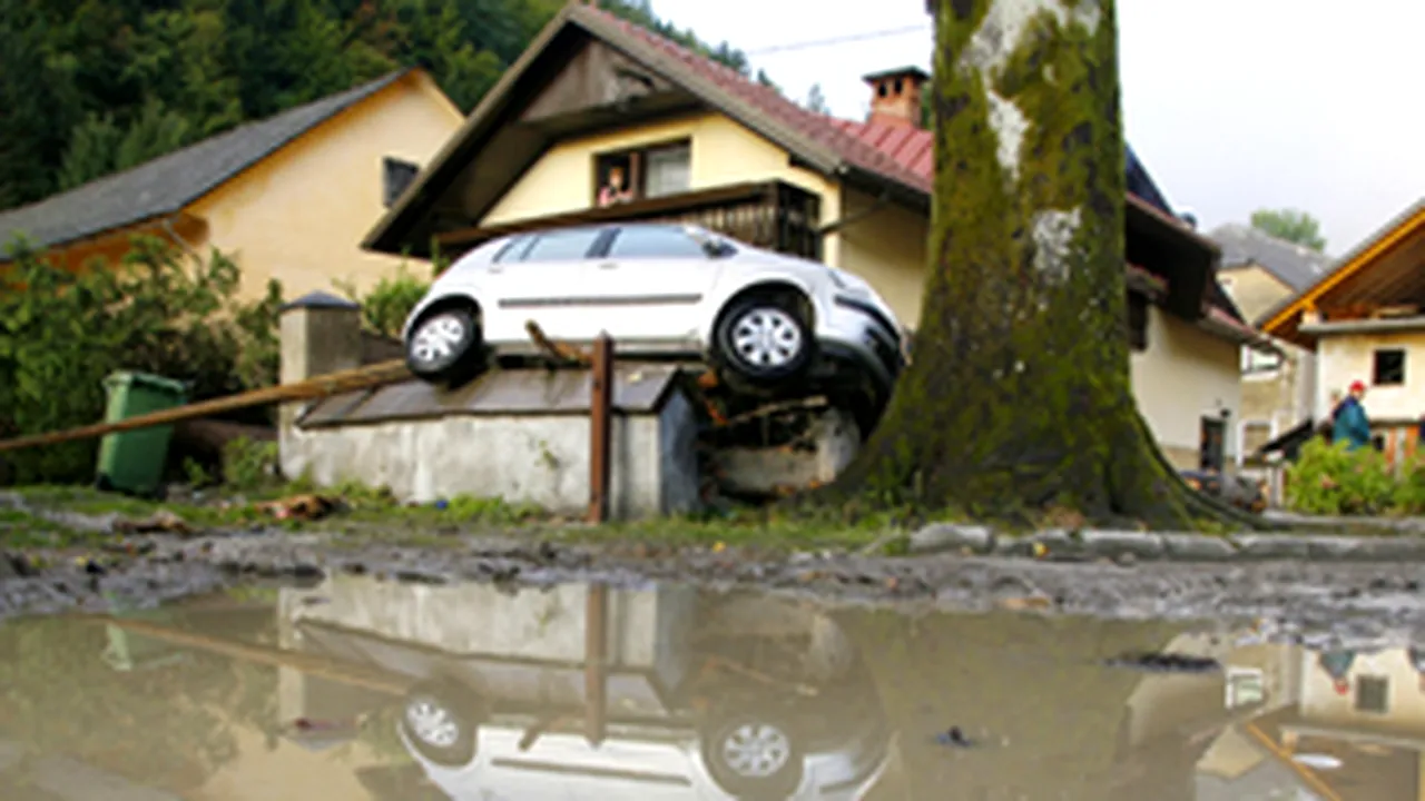 Furtunile violente din Slovenia au provocat moartea a cel puţin şase persoane