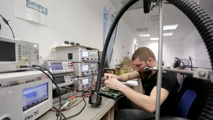 GALERIE FOTO Procesoarele proiectate la Timişoara sunt folosite de Intel pentru tehnologii de ultimă generaţie 