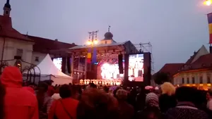 Summit-ul de la Sibiu s-a încheiat cu două spectacole/ Iohannis, pe scena din Piaţa Mare: „Europa a venit în România