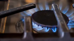 Furnizori: Facturile la gaze naturale vor crește de la 1 aprilie, când expiră schema de plafonare și pe această piață. Cât ar fi scumpirea suportată de consumatori