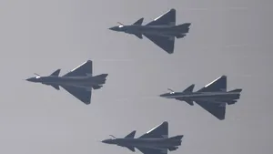 Zeci de avioane militare chineze au pătruns în spaţiul aerian din Taiwan. Sistemele de apărare au fost activate