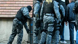 Mai multe persoane acuzate că au înlesnit practicarea prostituţiei în Bucureşti şi provincie, reţinute