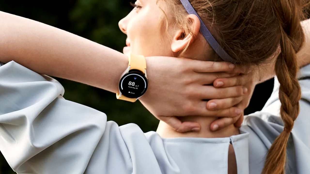 Galaxy AI vine pe noul Galaxy Watch pentru o monitorizare a sănătăţii mai motivantă şi personalizată