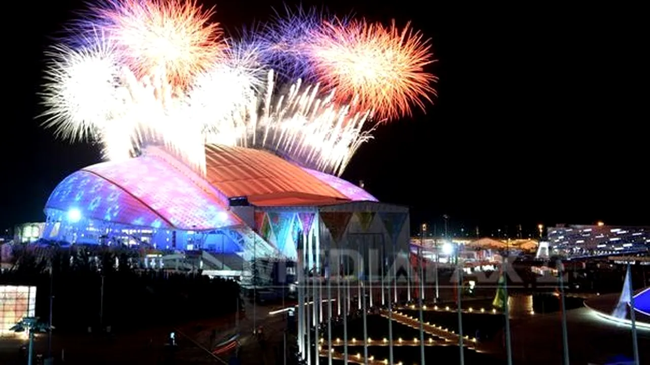 JOCURILE OLIMPICE de la Soci: Vladimir Putin a declarat deschise JO. Flacăra olimpică a fost aprinsă - GALERIE FOTO