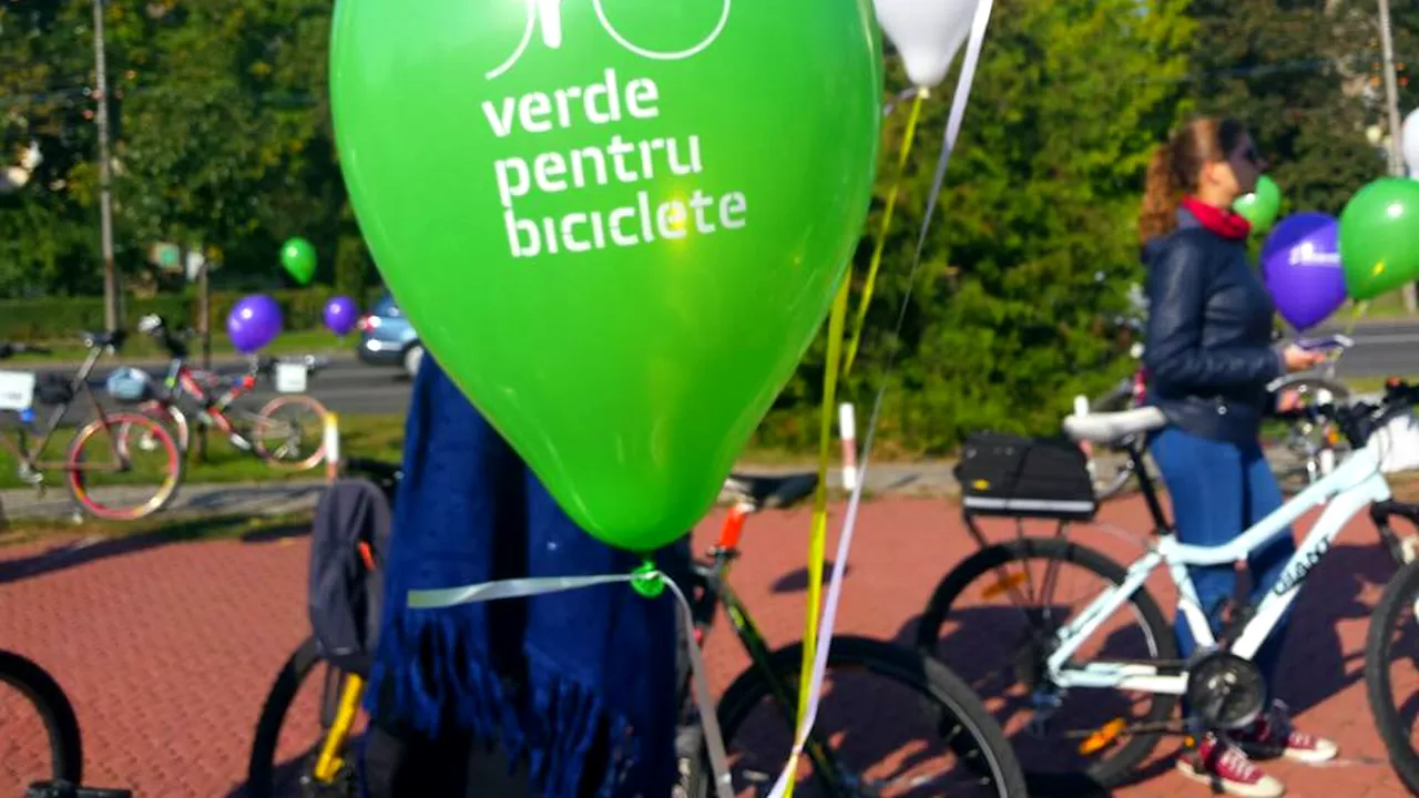 Sute de biciclişti au protestat faţă de lipsa pistelor şi îngrădirea aceesului în centrul Timişoarei: 