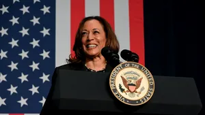 Harris respinge afirmaţia privind faptul că nu are copii şi vorbeşte despre „familia sa modernă”