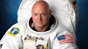 Un astronaut de la NASA povesteşte că a văzut un OZN