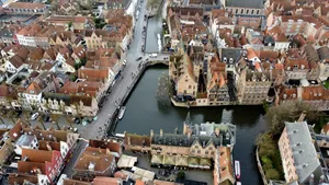 Autoritățile unui oraș european le cere turiștilor să nu mai fure pavele de pe străzile sale istorice: „Pavelele sunt parte din sufletul orașului”
