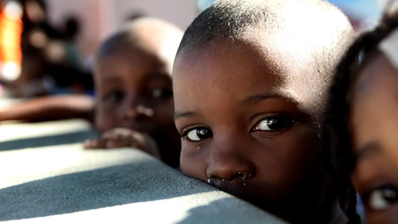 Numeroşi copii orfani din Haiti au rămas fără hrană şi apă - VIDEO, FOTO