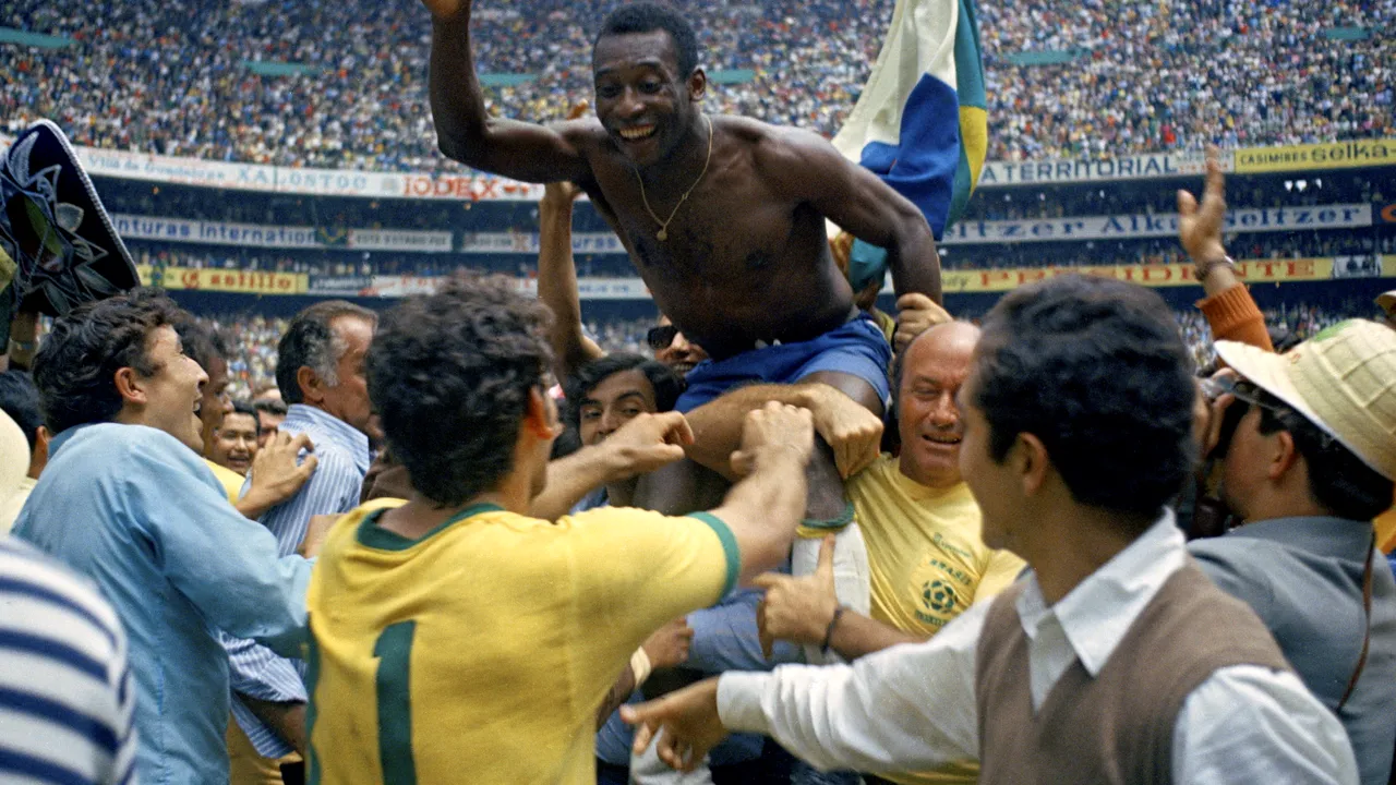 Secretul lui Pelé. Un dulap închis în Vila Belmiro ascunde un obiect misterios