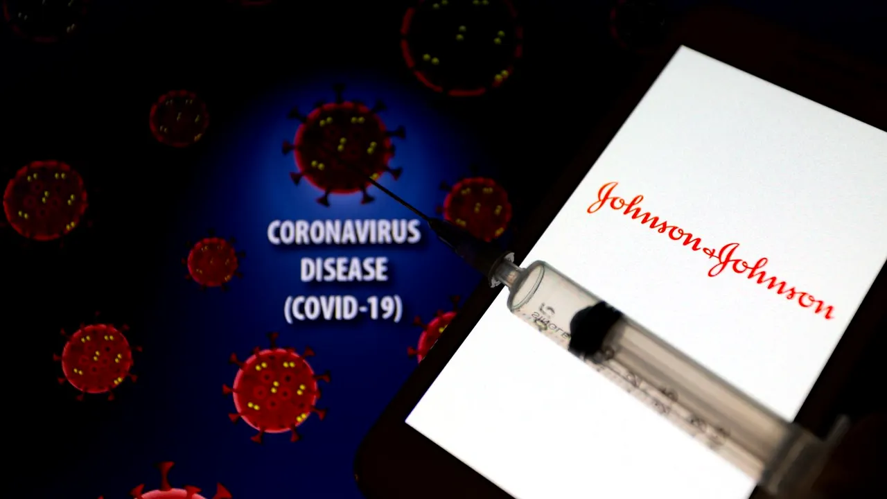 Johnson&Johnson aşteaptă aprobarea din SUA. Serul este eficient în proporţie de 66%
