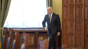 Bolojan vrea bani mai mulţi pentru Apărare