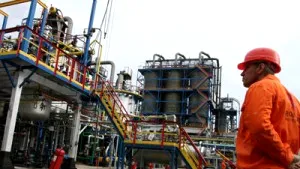 Romanian Rompetrol Petrochemicals Cuts Prod, Personnel