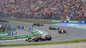Verstappen egalează recordul  de 10 ani al lui Vettel, în Marele Premiu al Olandei