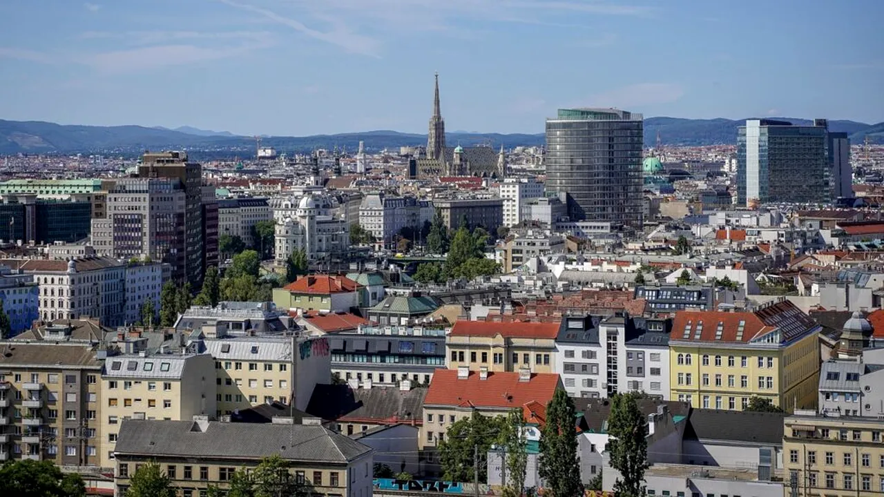 Cea mai aglomerată țară din lume se află în Europa. Pe străzi, la fiecare localnic sunt trei turiști