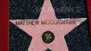 Matthew McConaughey a primit o stea pe Walk of Fame din Hollywood - FOTO