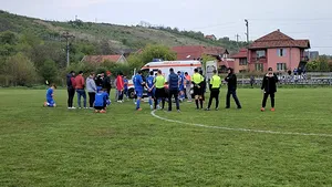 Un fotbalist a făcut stop cardiac pe teren, în timpul meciului: 