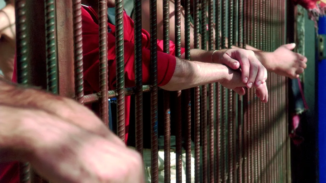 Alegeri parlamentare şi în penitenciare: Peste 7.300 de deţinuţi au votat