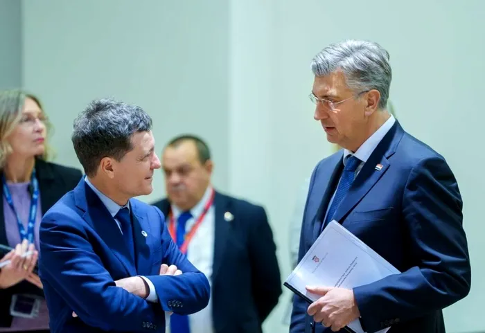 POLITIC Bruxelles: Nicușor Dan vorbește despre Trump, zona arctică și „turbulențele” cu SUA